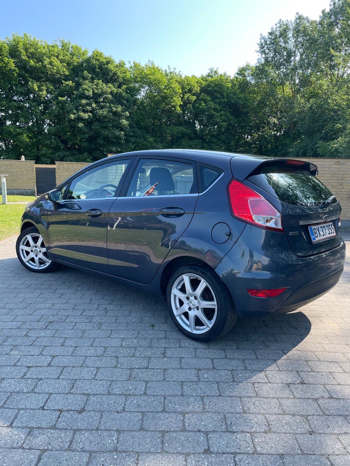 Ford Fiesta 1,6 TDCi 95 Titanium 5d