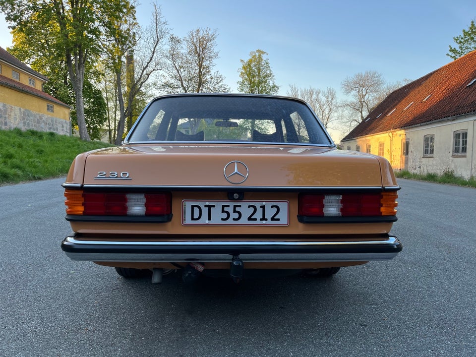 Mercedes 230 2,3  4d