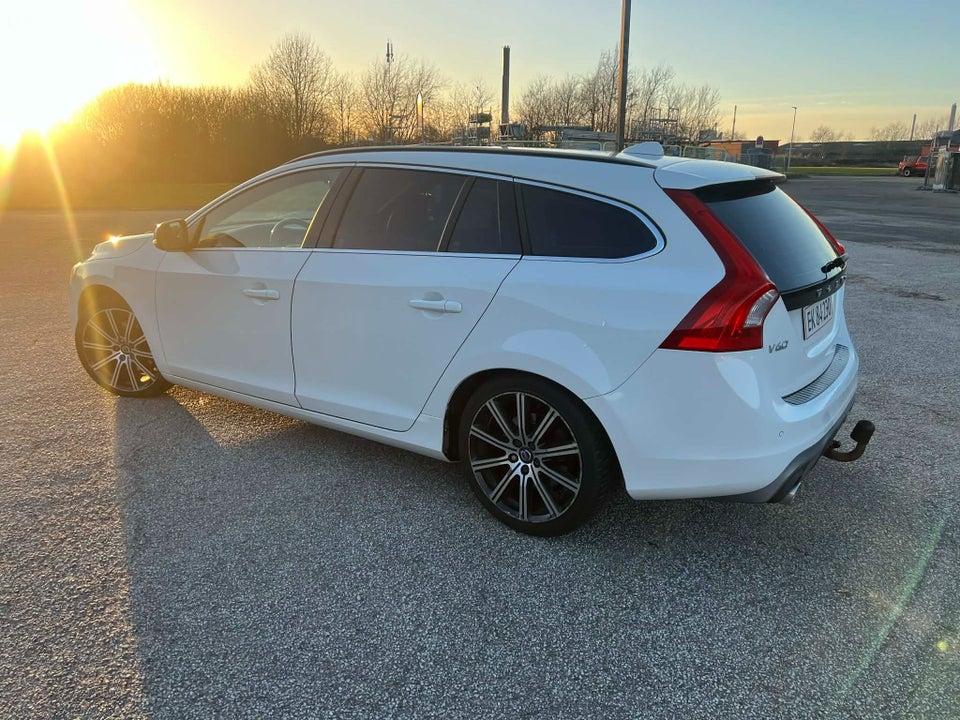 Volvo V60 2,0 D4 190 R-Design aut. 5d