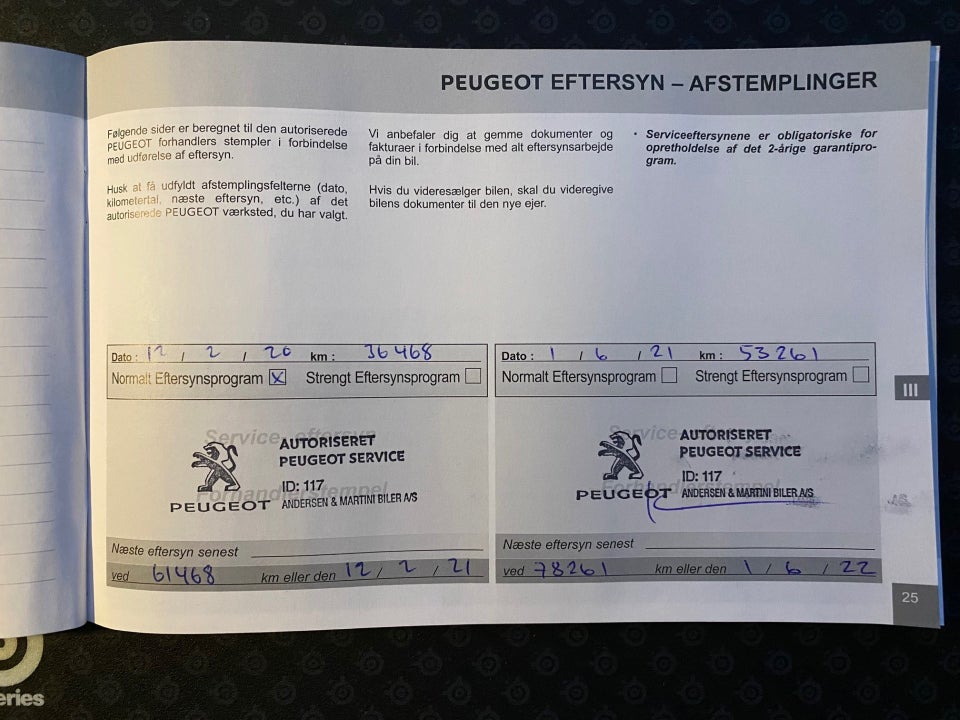 Peugeot 2008 1,2 e-THP 110 Selection Sky 5d