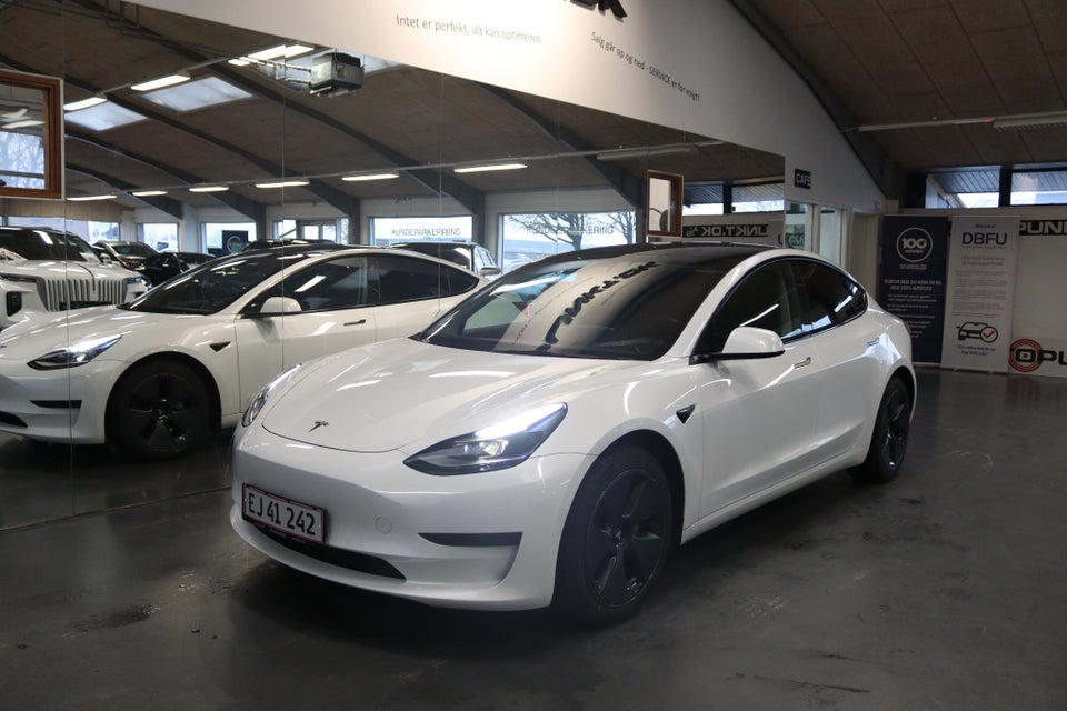 Tesla Model 3 Standard Range+ RWD 4d