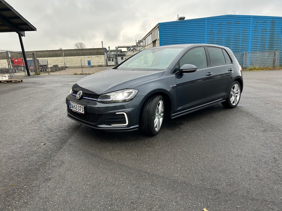 VW Golf VII 1,4 GTE DSG 5d