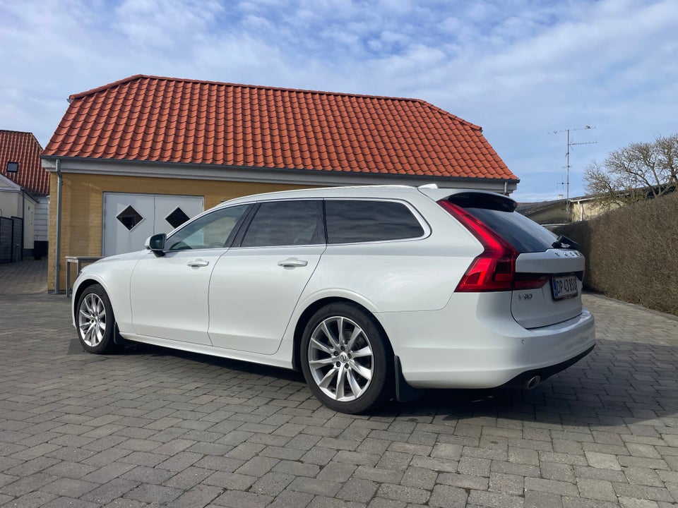 Volvo V90 2,0 D4 190 Momentum aut. 5d