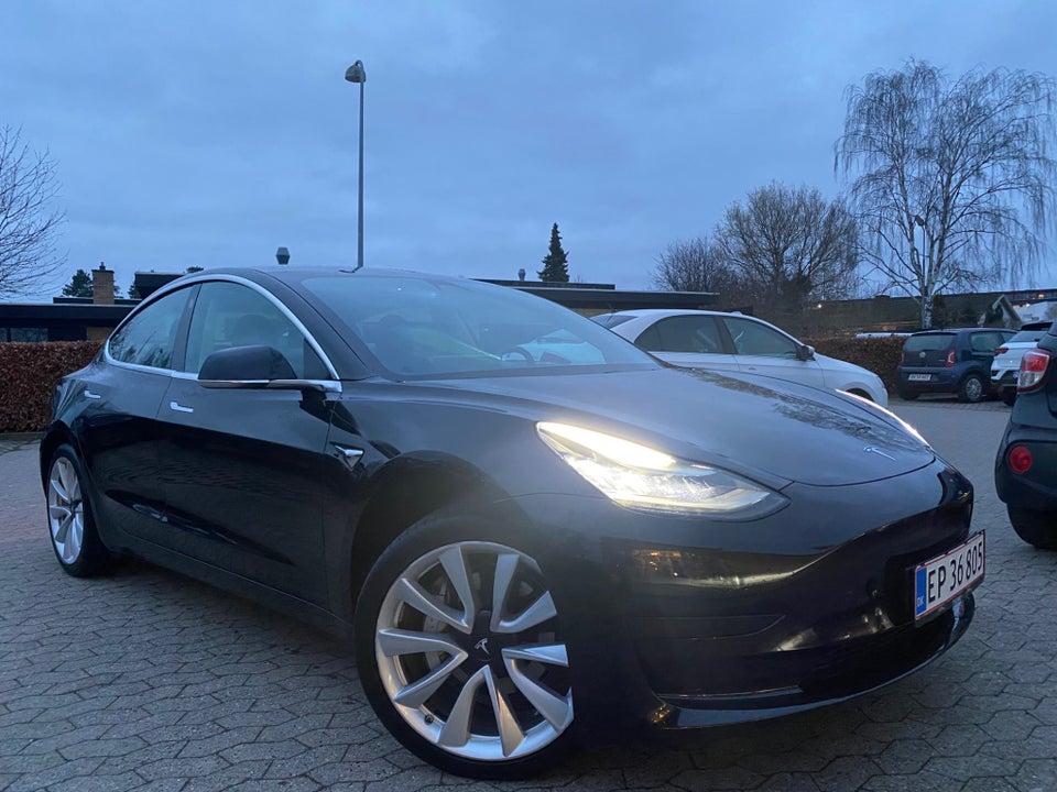 Tesla Model 3 Standard Range+ RWD 4d