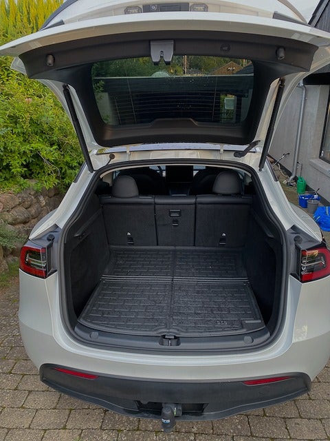 Tesla Model Y Long Range AWD 5d