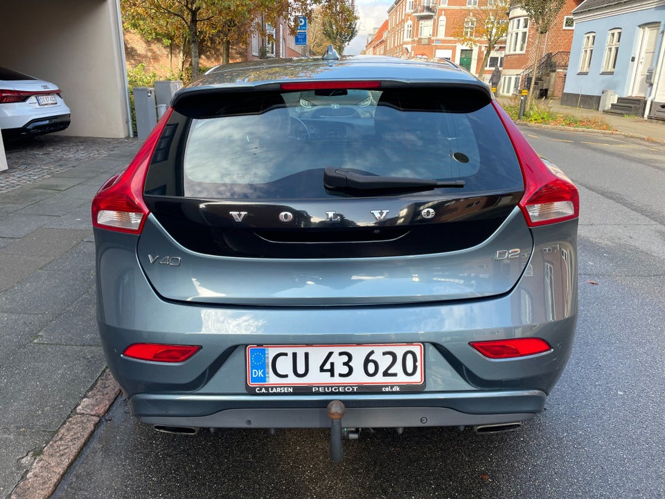 Volvo V40 1,6 D2 115 Summum 5d