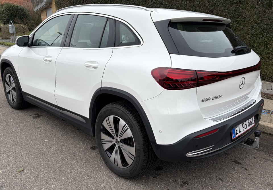 Mercedes EQA250+ Progressive Advance 5d