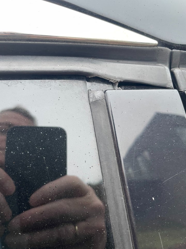 Peugeot 2008 1,6 e-HDi 114 Allure Sky 5d