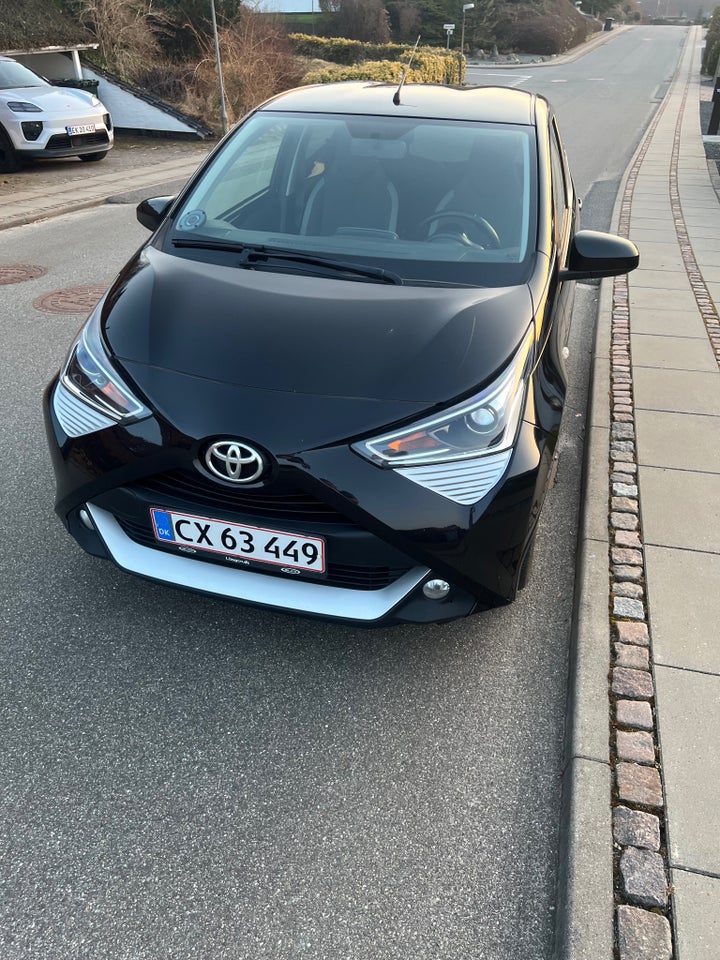 Toyota Aygo 1,0 VVT-i x-press 5d