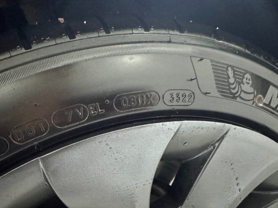 Tesla Model 3 RWD 4d