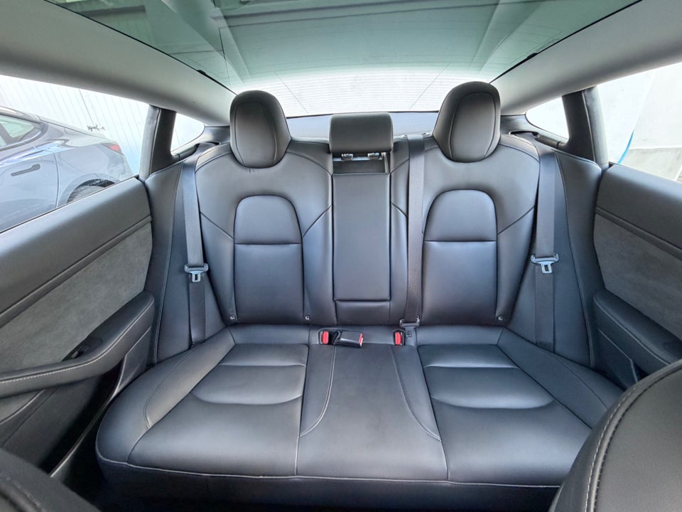 Tesla Model 3 Standard Range+ RWD 4d