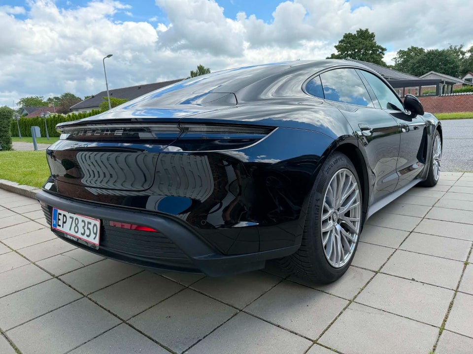 Porsche Taycan 4d