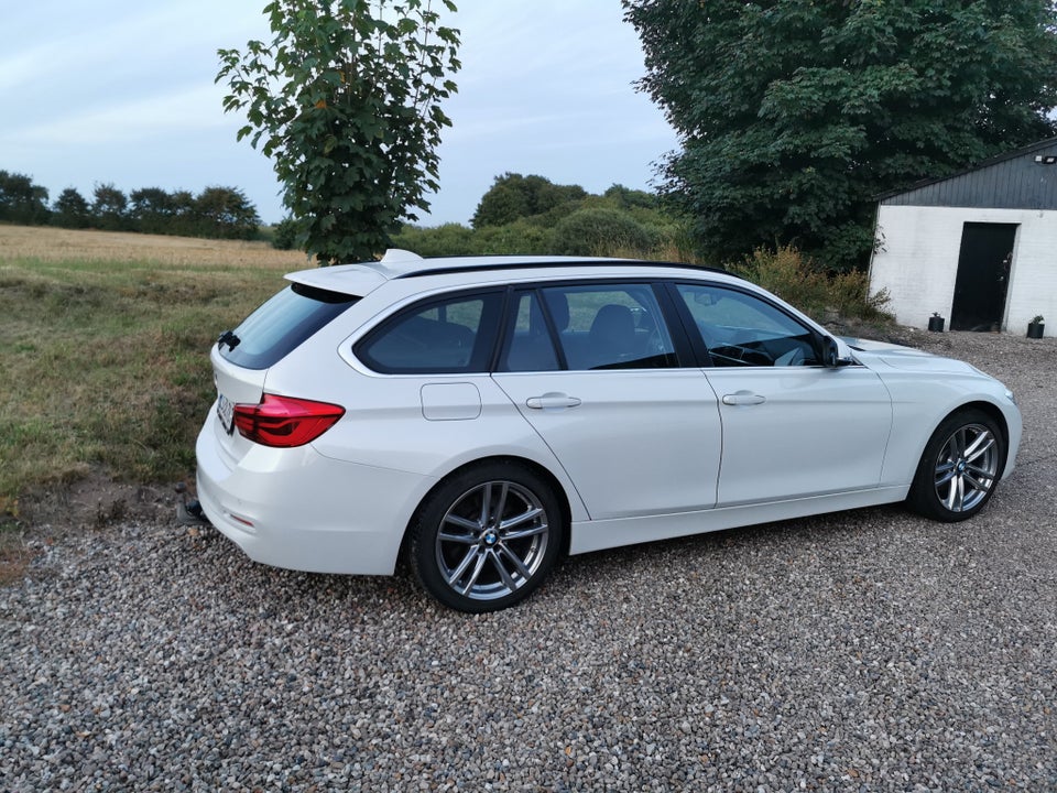 BMW 330d 3,0 Touring aut. 5d