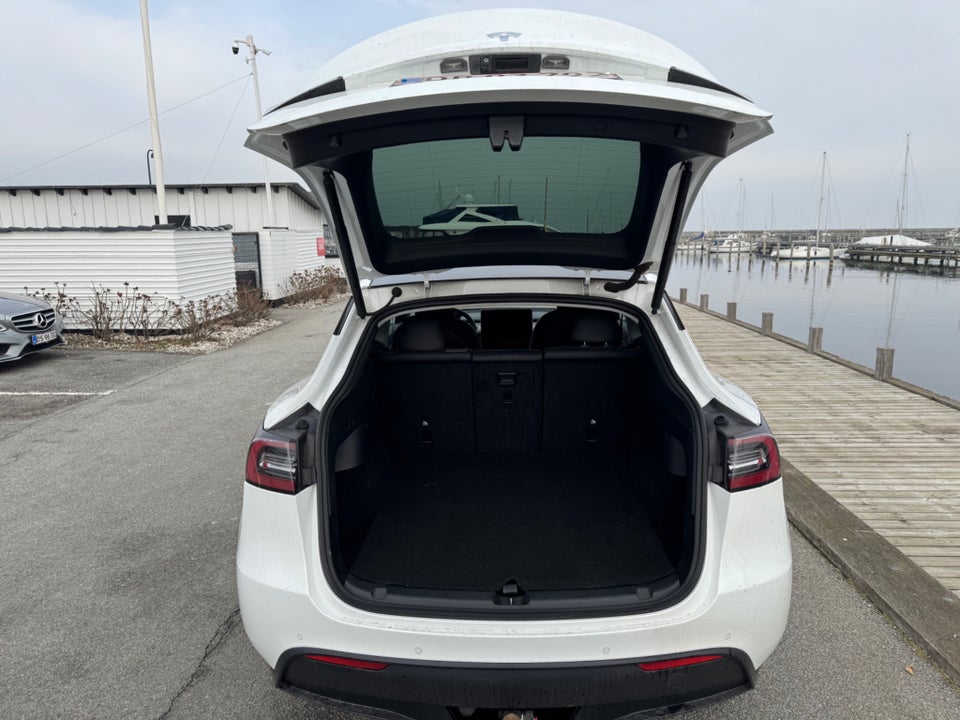 Tesla Model Y Long Range AWD 5d