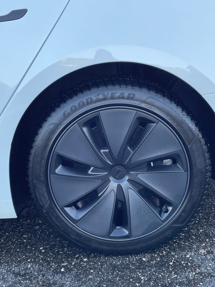 Tesla Model 3 RWD 4d