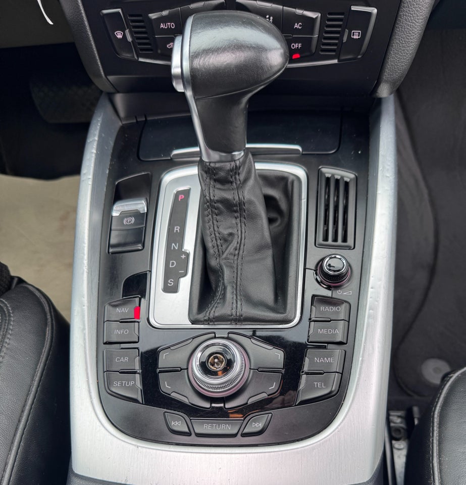Audi Q5 2,0 TFSi 211 S-line quattro S-tr. 5d