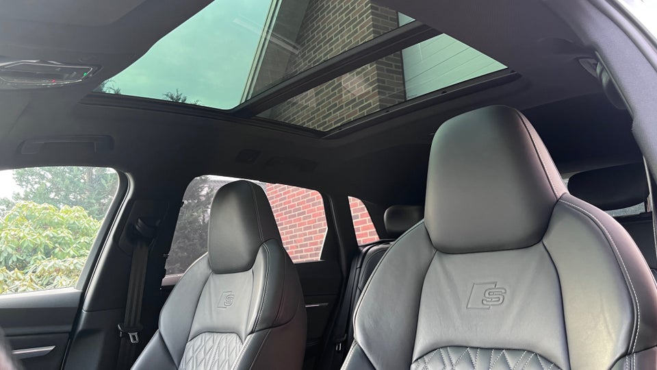 Audi e-tron 55 S-line Prestige quattro 5d