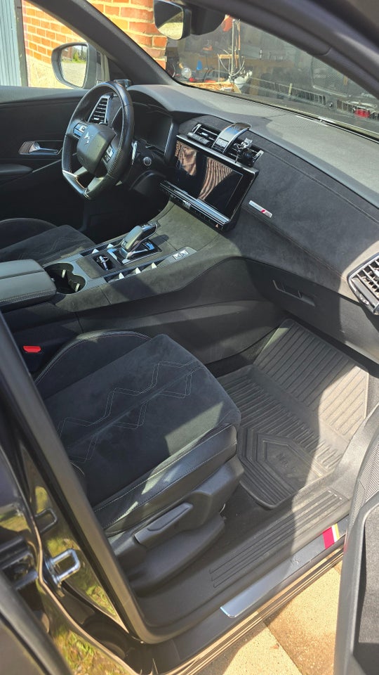 DS DS 7 CrossBack 2,0 BlueHDi 180 Performance Line EAT8 5d