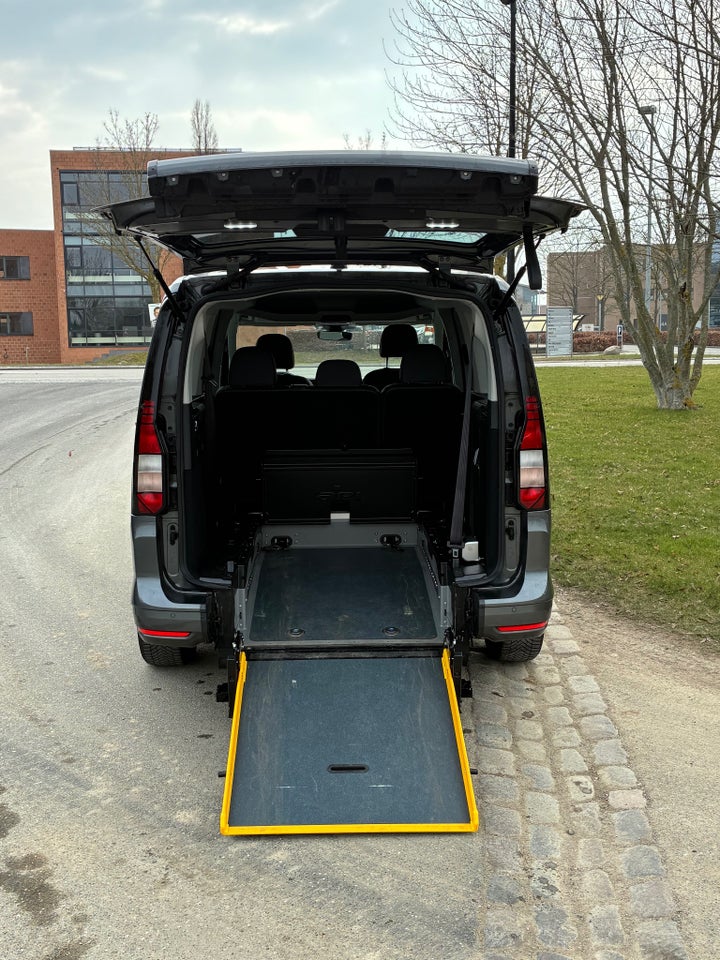 VW Caddy Maxi 1,5 TSi 114 Life DSG 5d