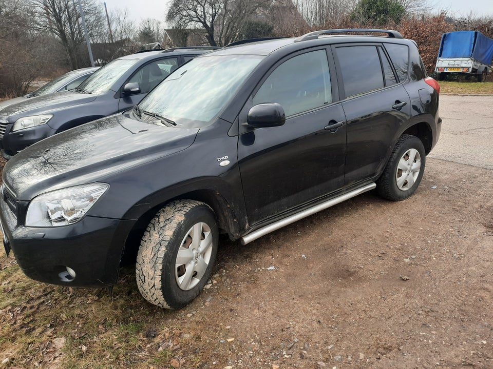 Toyota RAV4 2,2 D-CAT 177 Van 5d