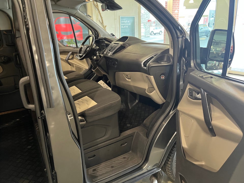 Ford Tourneo Custom 300L 2,0 TDCi 130 Ambiente