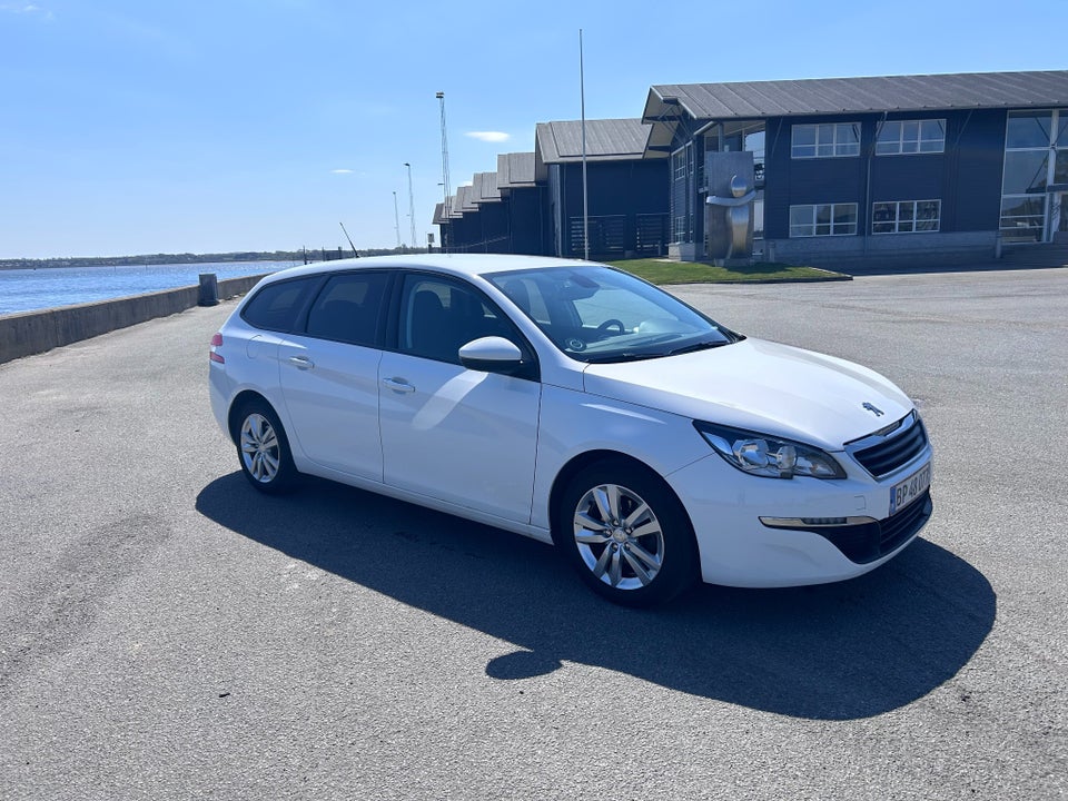 Peugeot 308 1,6 BlueHDi 120 Collection SW 5d