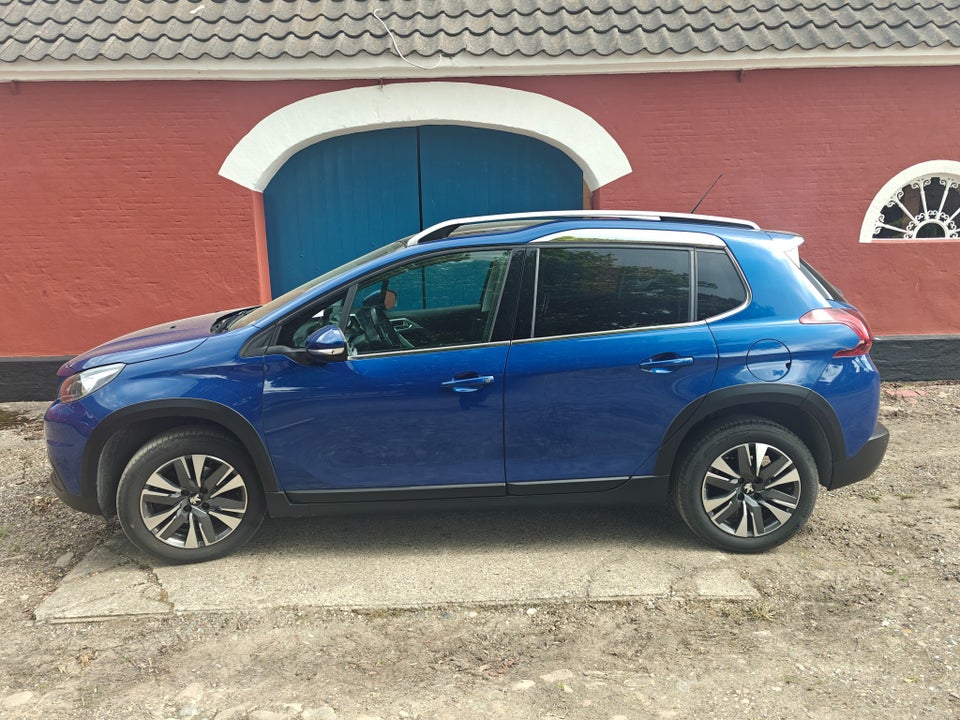 Peugeot 2008 1,2 PureTech 130 Allure Sky 5d