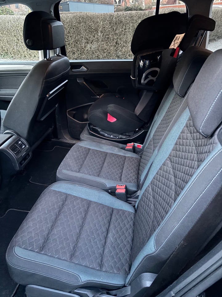 VW Touran 1,6 TDi 115 IQ.Drive DSG 7prs 5d