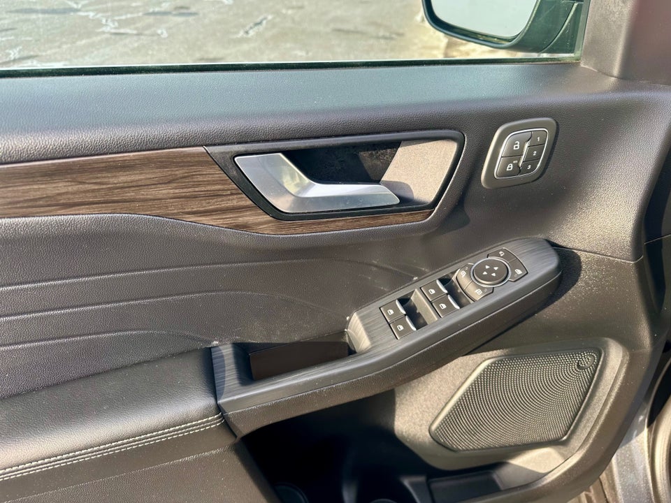 Ford Kuga 2,5 PHEV Vignale CVT 5d