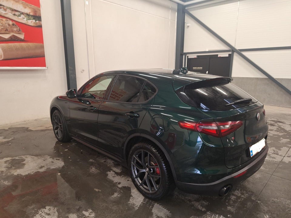 Alfa Romeo Stelvio 2,0 T 250 Sprint aut. Q4 5d