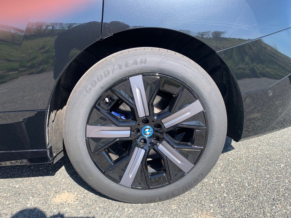 BMW iX xDrive40 5d