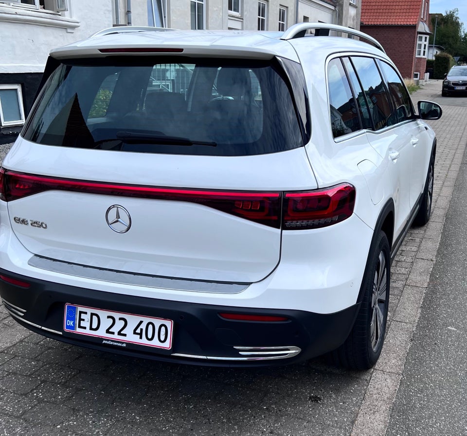Mercedes EQB250 Progressive 5d