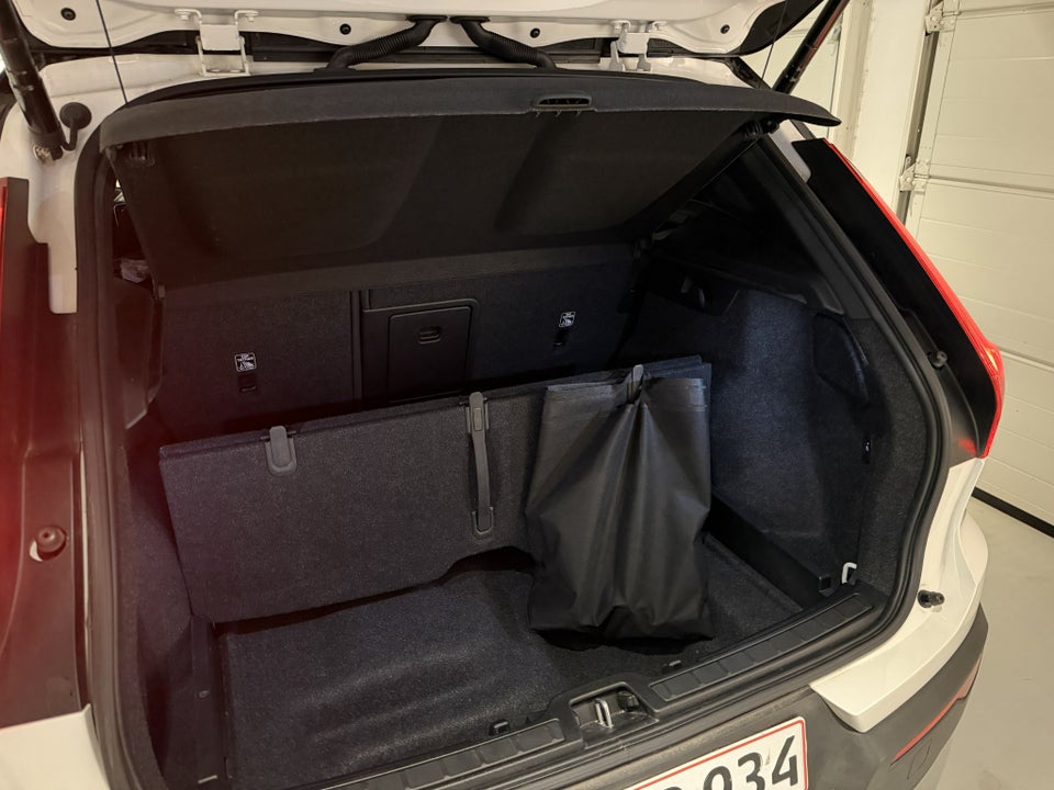 Volvo XC40 P6 ReCharge Pro 5d