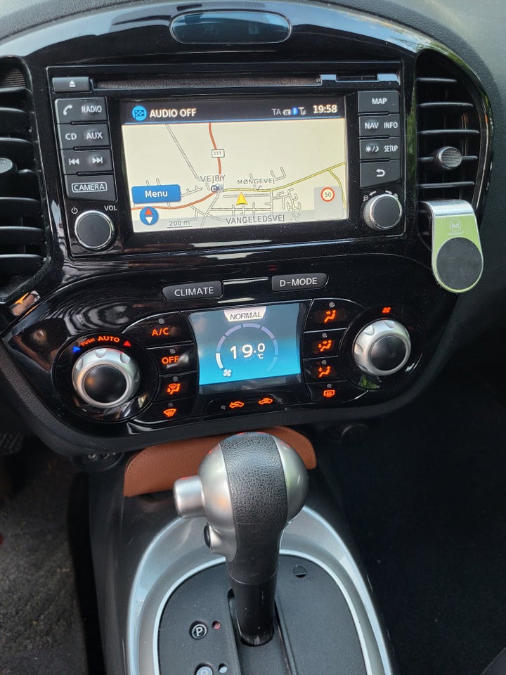 Nissan Juke 1,6 Acenta CVT 5d