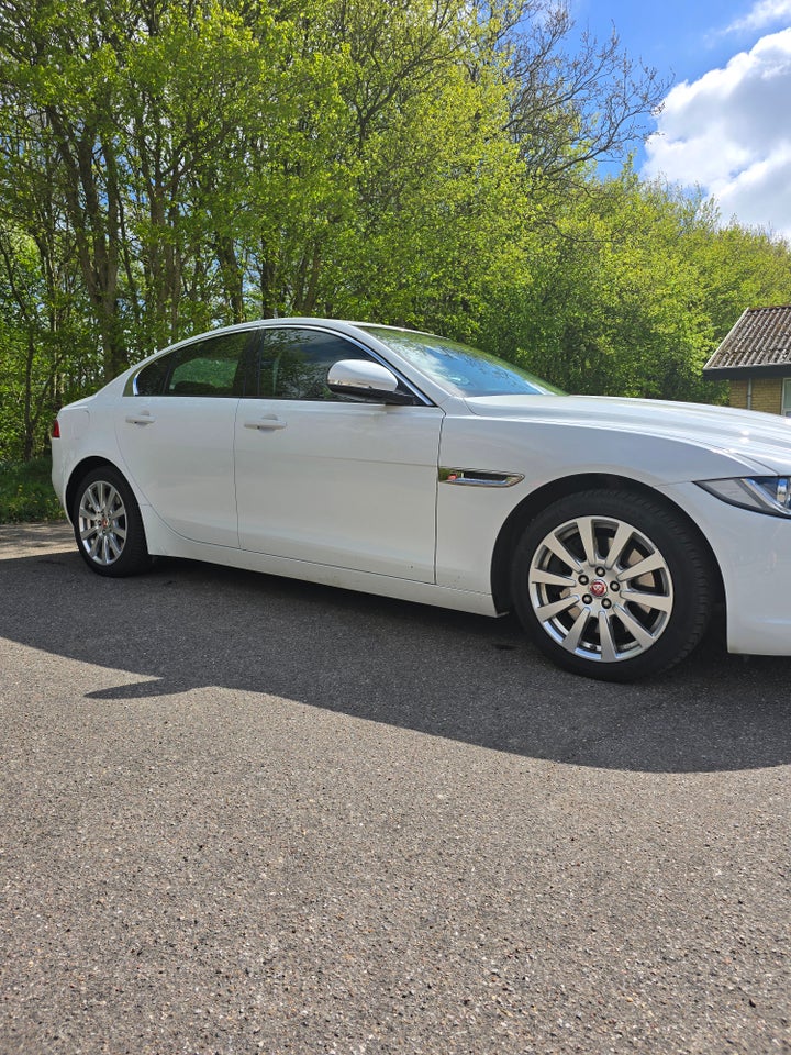 Jaguar XE 2,0 P200 Prestige aut. 4d