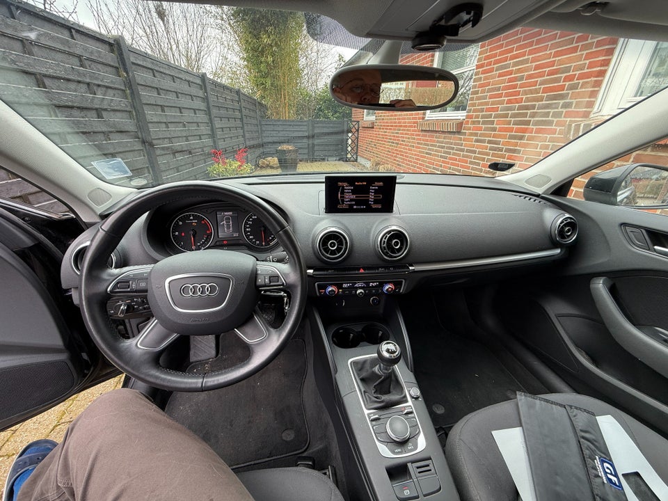 Audi A3 1,6 TDi Ambition Sportback 5d