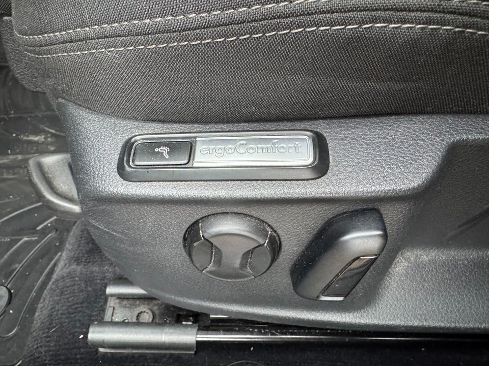 VW Passat 2,0 TDi 150 Comfortline Premium DSG 4d