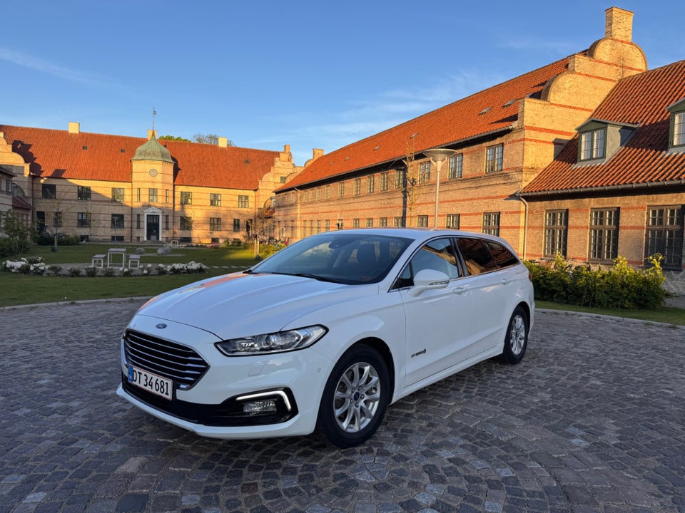 Ford Mondeo 2,0 HEV Titanium stc. CVT 5d