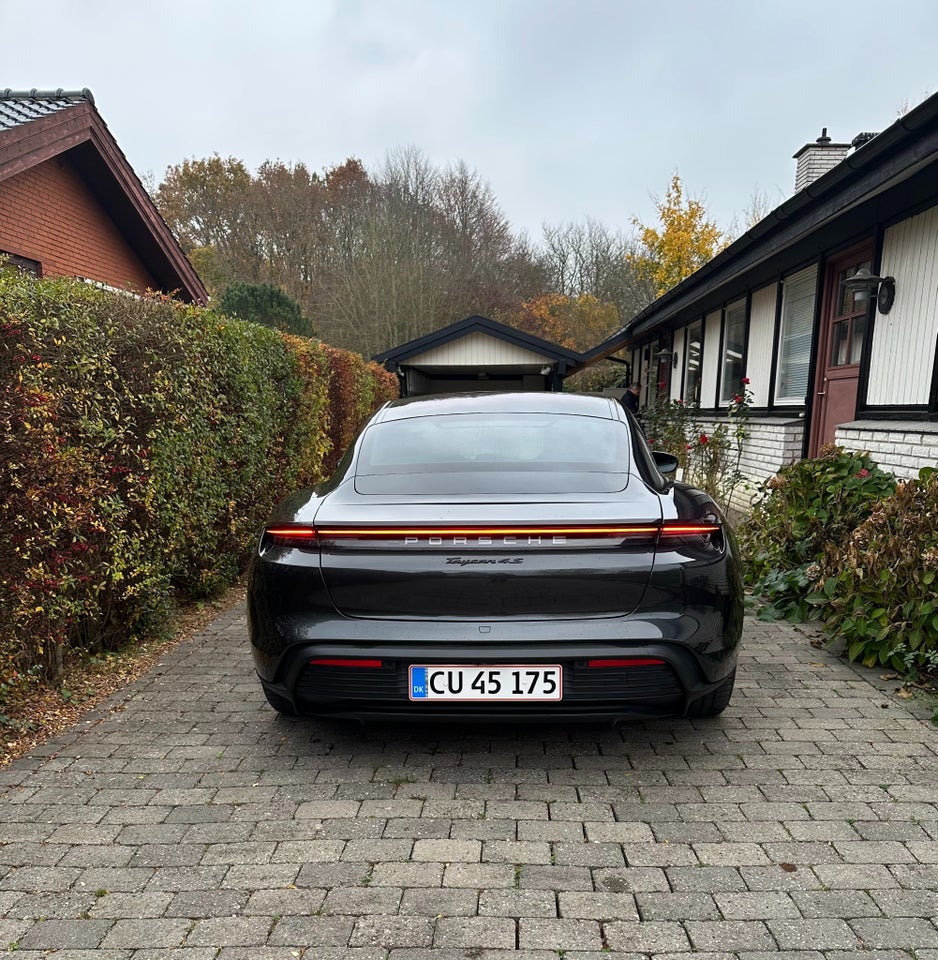Porsche Taycan 4S 4d