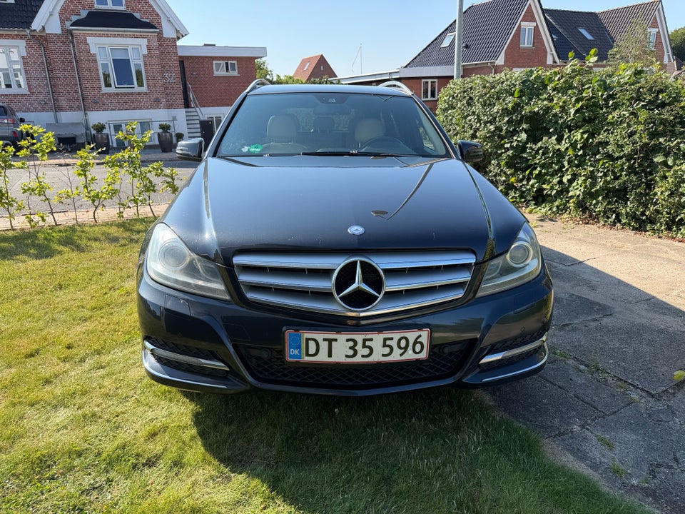Mercedes C220 2,2 CDi Avantgarde stc. 5d