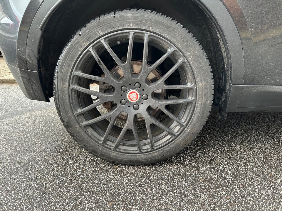 Jaguar E-Pace 2,0 D150 5d