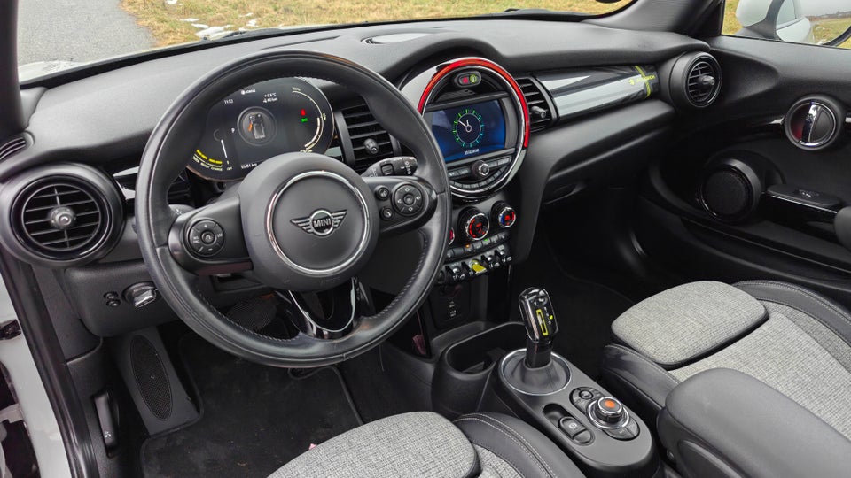 MINI Cooper SE Greenwich 3d