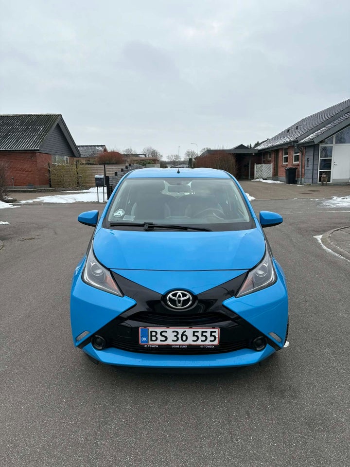 Toyota Aygo 1,0 VVT-i x-play x-touch 5d