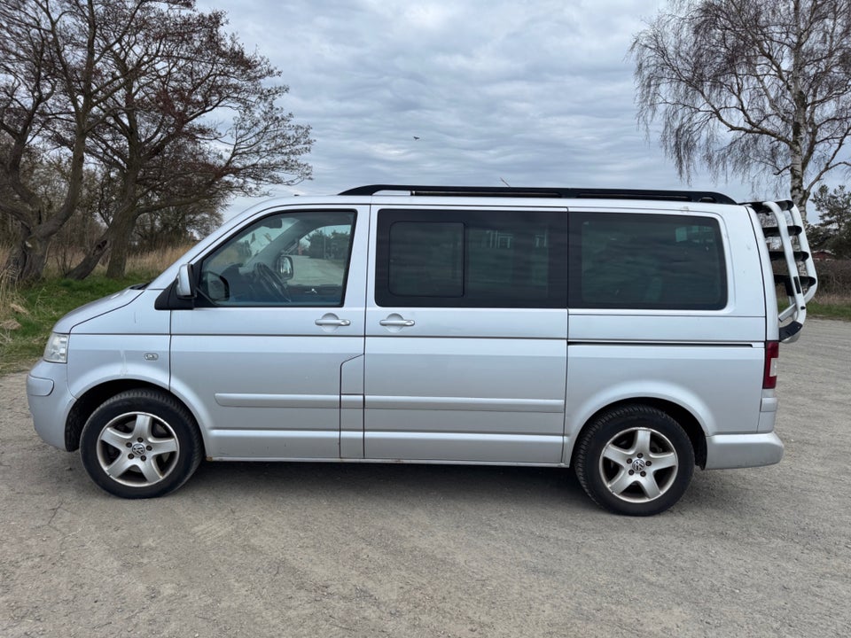 VW Multivan 3,2 V6 Highline aut. 5d