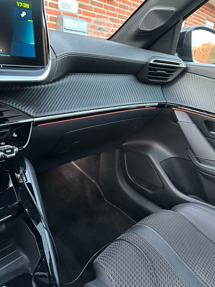 Peugeot e-208 50 GT Sky 5d