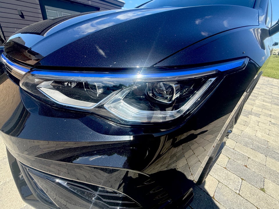 VW Golf VIII 2,0 R DSG 4Motion 5d