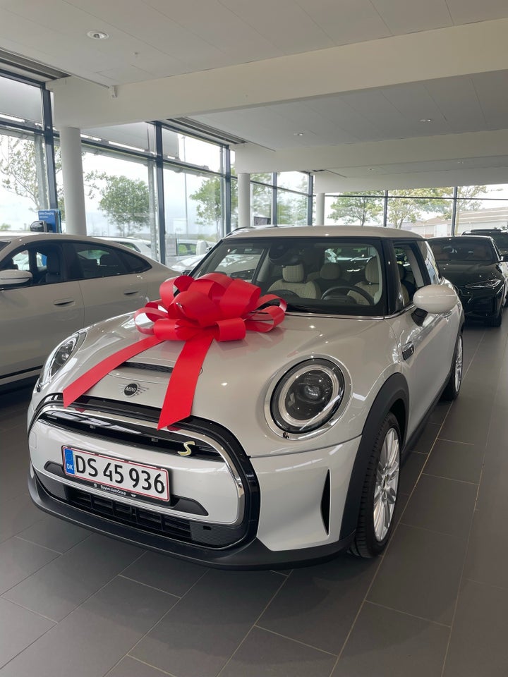 MINI Cooper SE Experience 3d