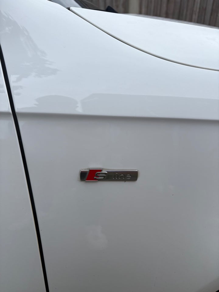 Audi A4 2,0 TFSi 211 S-line Avant Multitr. 5d