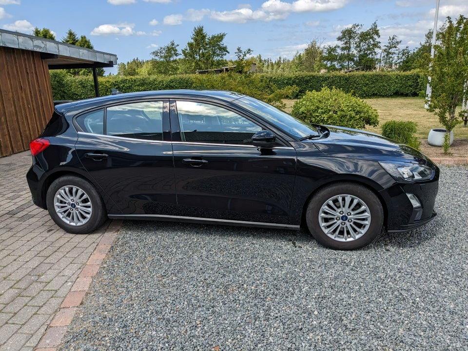 Ford Focus 1,5 EcoBlue Titanium Business 5d