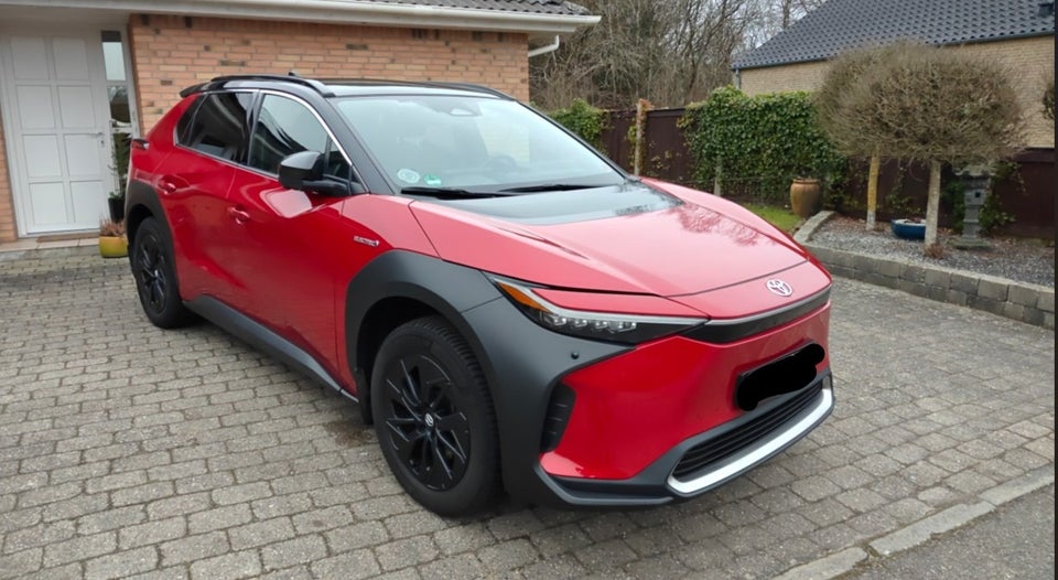 Toyota bZ4X Executive AWD 5d